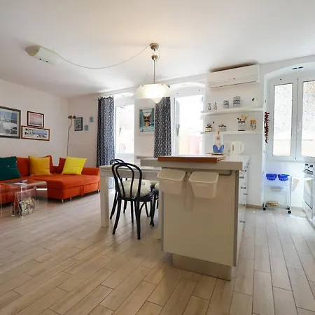 Bea & Leo Apartment *